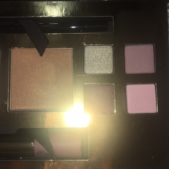 Buxom Holiday Set - Picture 4 of 5